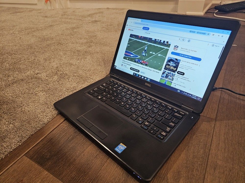 14 Inch Dell Laptop. Core i5 (2.2Ghz). 8GB RAM. Webcam. Excellent Battery Life