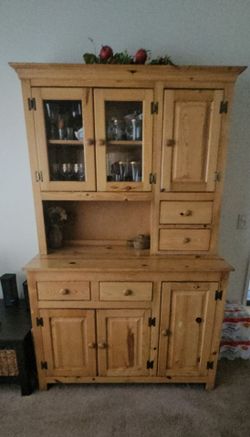 China cabinet hutch / vitrina