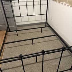 Metal Traditional Queen Bed Frame