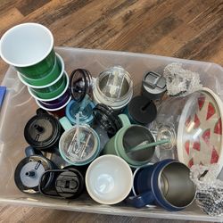Tumblers / Reusable Plastic Cups / Glass Baking Dish