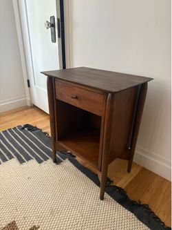 Night stand