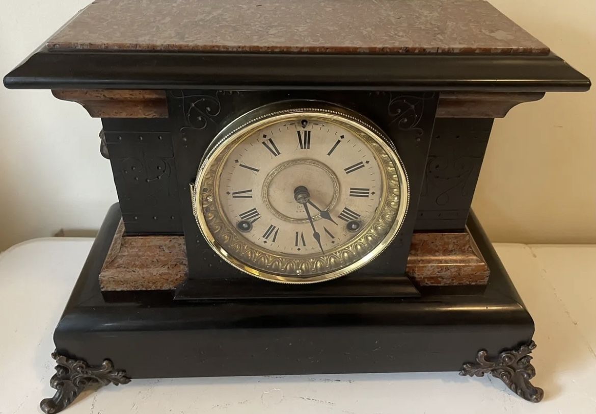 Antique E. Ingraham Co. Bristol Conn. USA Mantle Gong Chime Lions Head Clock