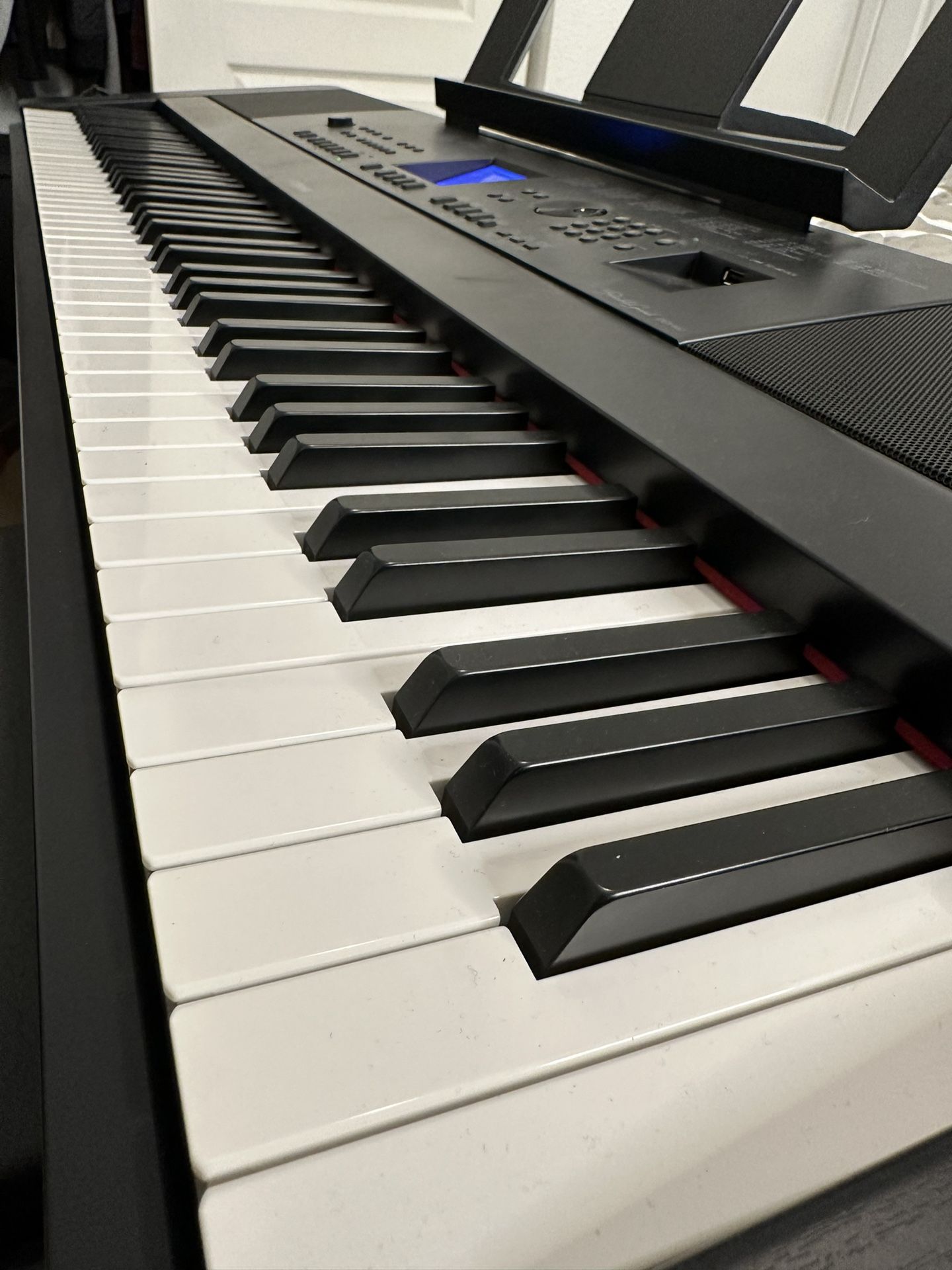 Yamaha DGX-660 Portable Grand