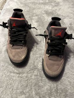 Air Jordan 4 Retro Taupe Haze Size 7 Youth