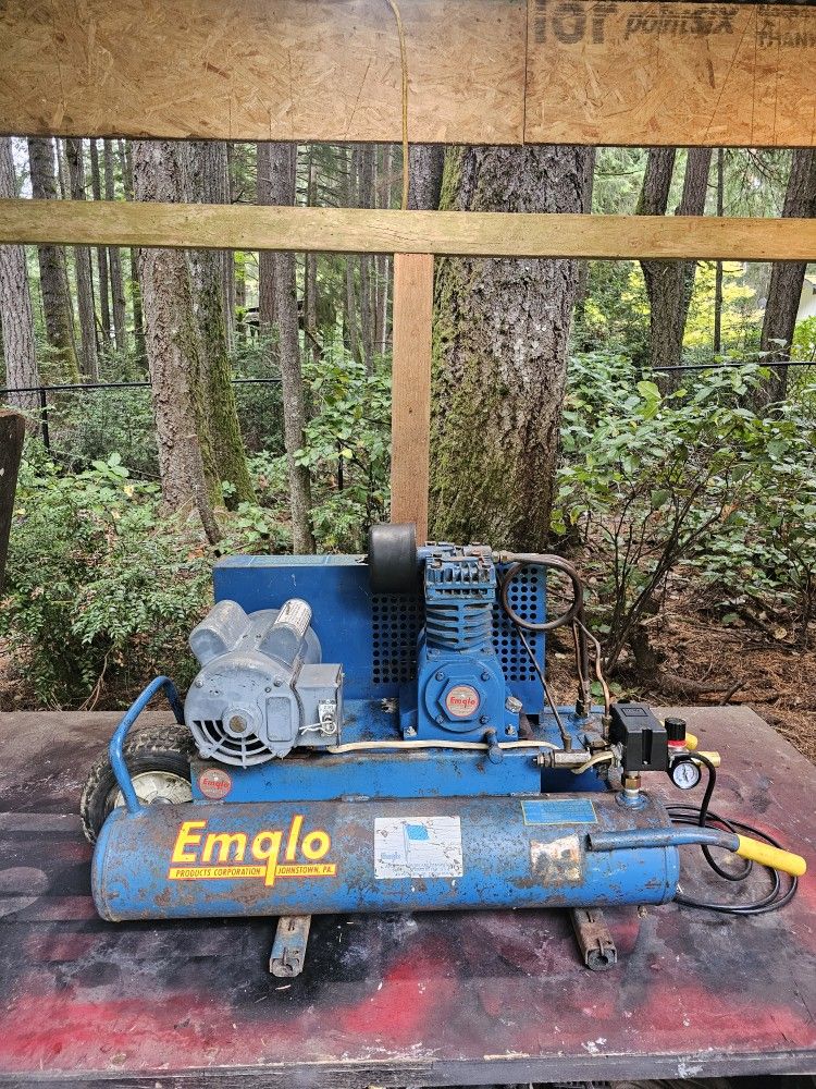 Emglo 8gallon Wheelbarrow Air compressor