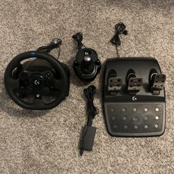 Logitech G923 Wheel/ Pedals / Shifter 