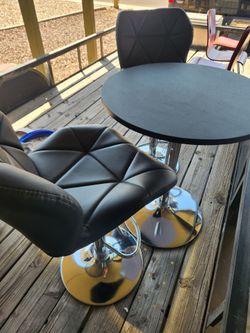 Bar Stools Round Table