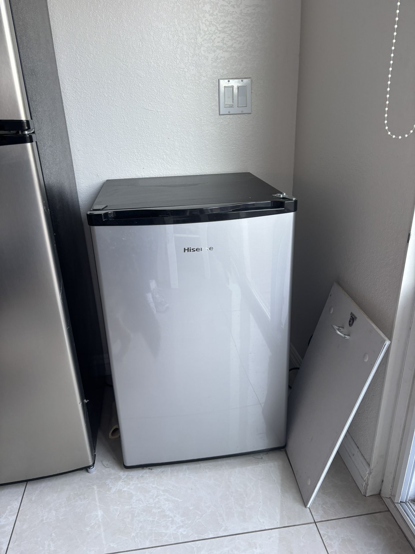Mini fridge