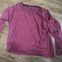 A women’s 3X winter sweater