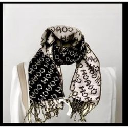 Coach 2 sided black and white scarf NWT 