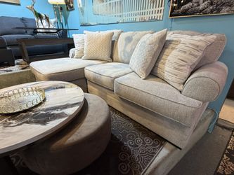 🛋️ Ashley Sectional + Matching Coffee Table w/ Pull-Out Bench