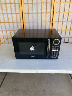 Gd. Cond. Sunbeam 900Watt Microwave Oven