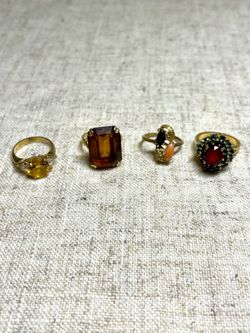 Vintage 1980s Avon and Art Deco Rings Lot of 4 / size 7.5 approx