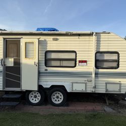 1994 Wilderness  By Fleetwood RV