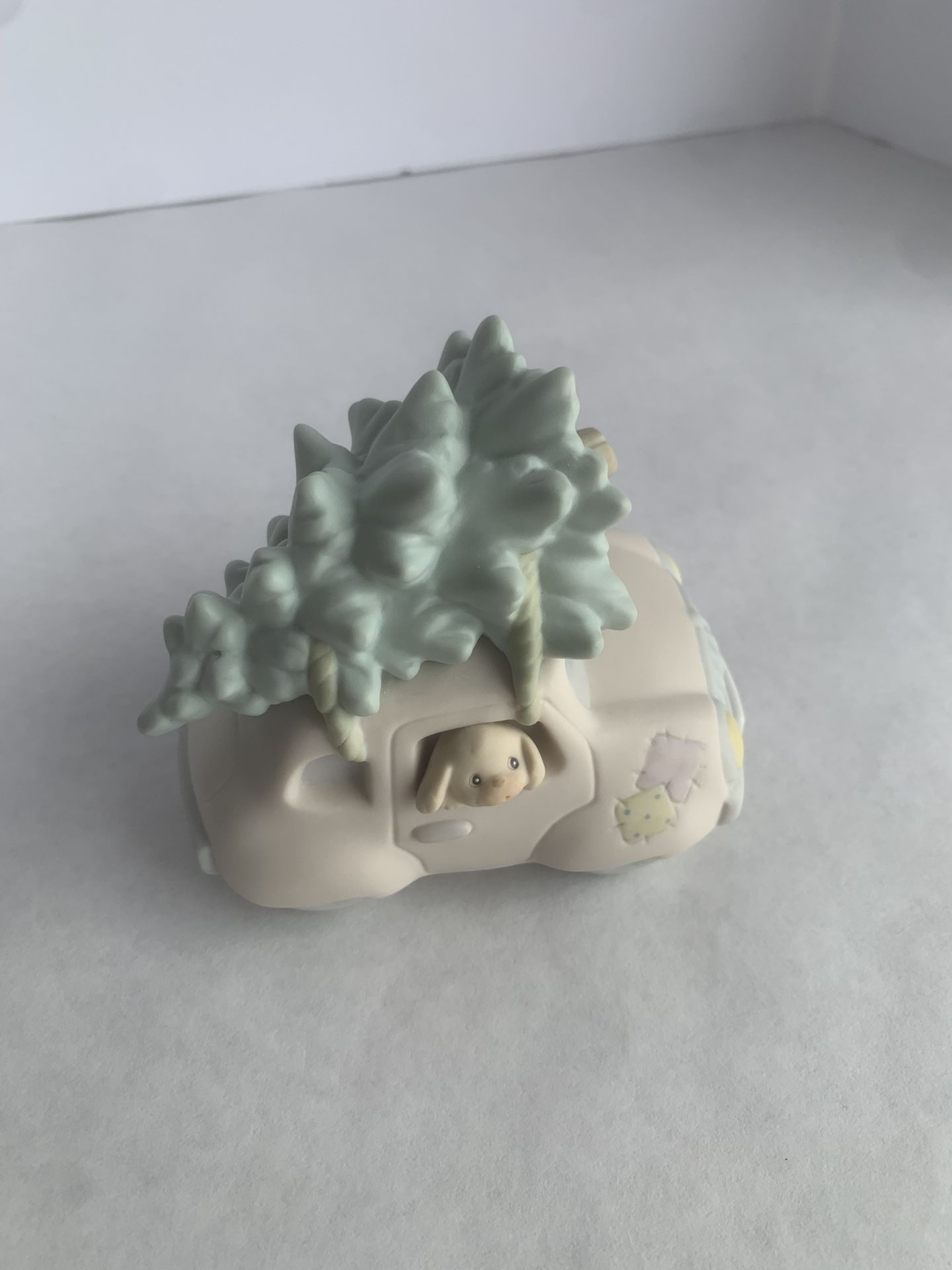 Precious Moments Car Figurine 529443