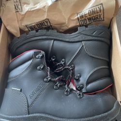 Avenger Women’s Work Boots 