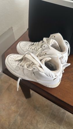 Nike shoes youth size 5 youth