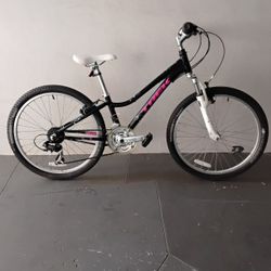 BICYCLE TREK 21 SPEED SIZE 24 BRAND NEW 