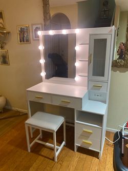 White Vanity Desk with Lighted Mirror and Stool