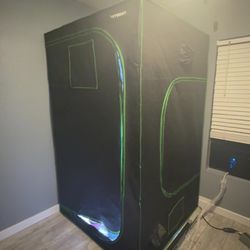 Whole Setup 4x4 HPS MH W/Dome Reflector and 2- Full Spectrum 600w LED Grow Light 