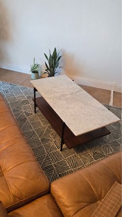 Article Agotu 44″ Marble Coffee Table
