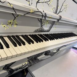 YAMAHA CUSTOM ACOUSTIC CABINET PIANO