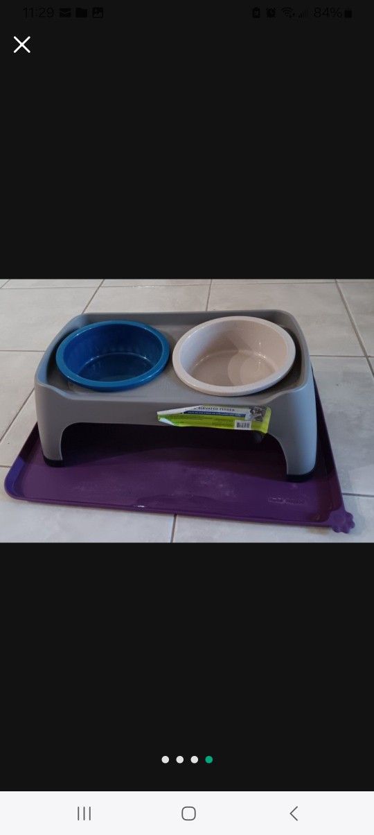 Dog Food And Water Bowls Stand And Drip Tray Mat