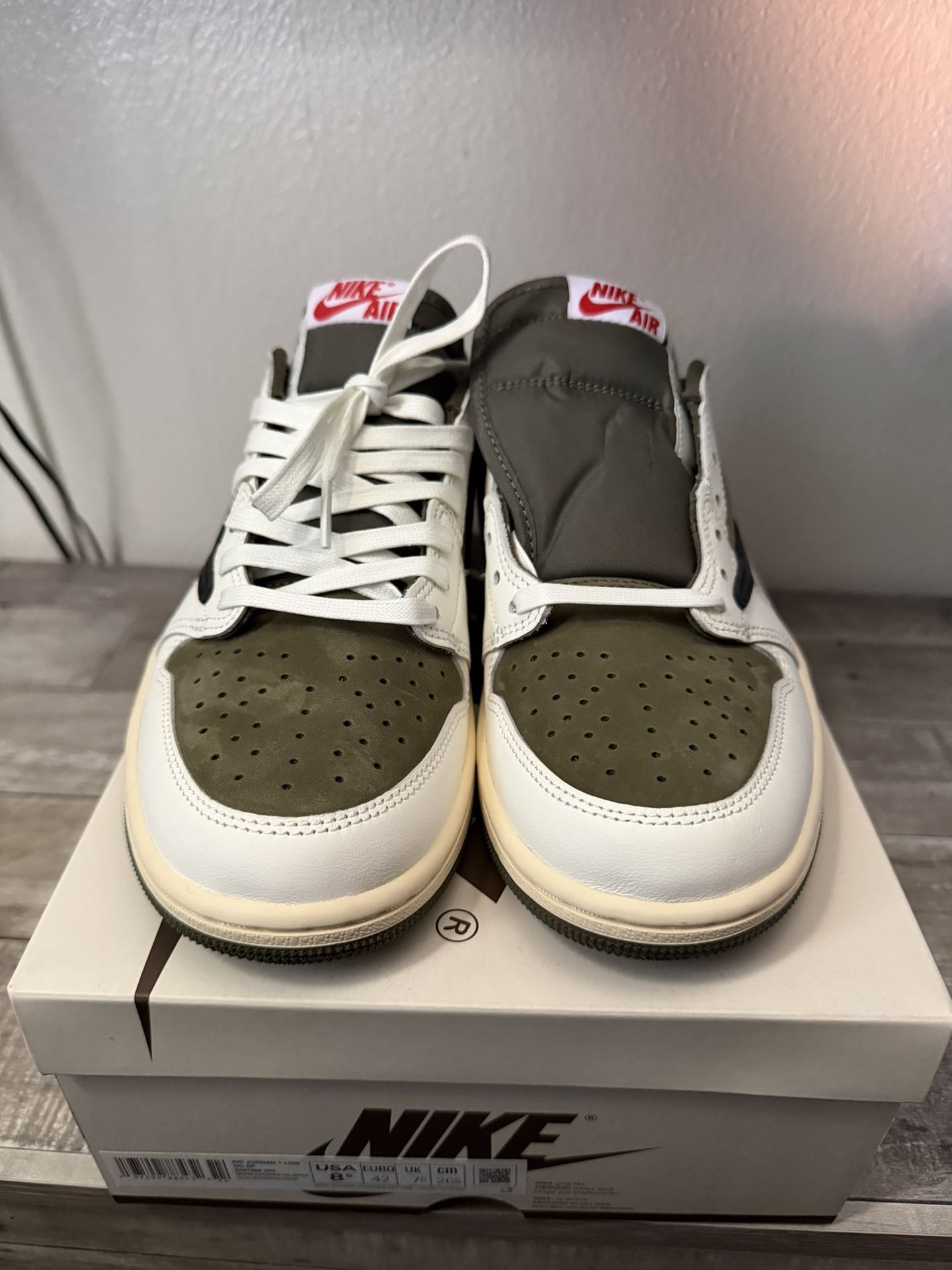 Jordan 1 Travis Scott Medium Olive