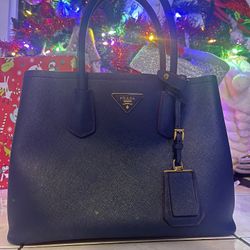 Saffiano Cuir Twist Lock Leather Tote Handbag