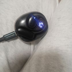 New Bluetooth translating headphones