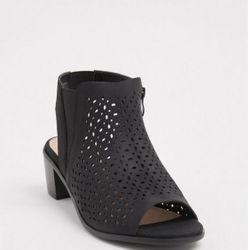 Torrid New Black Peep Toe Heel Suede Sandal Size 9