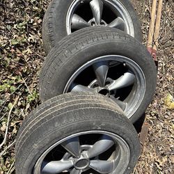 Mustang gt rims 17 inch only 3 150 obo