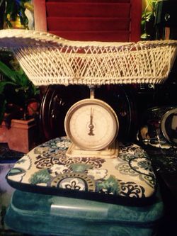 Vintage wicker baby scale