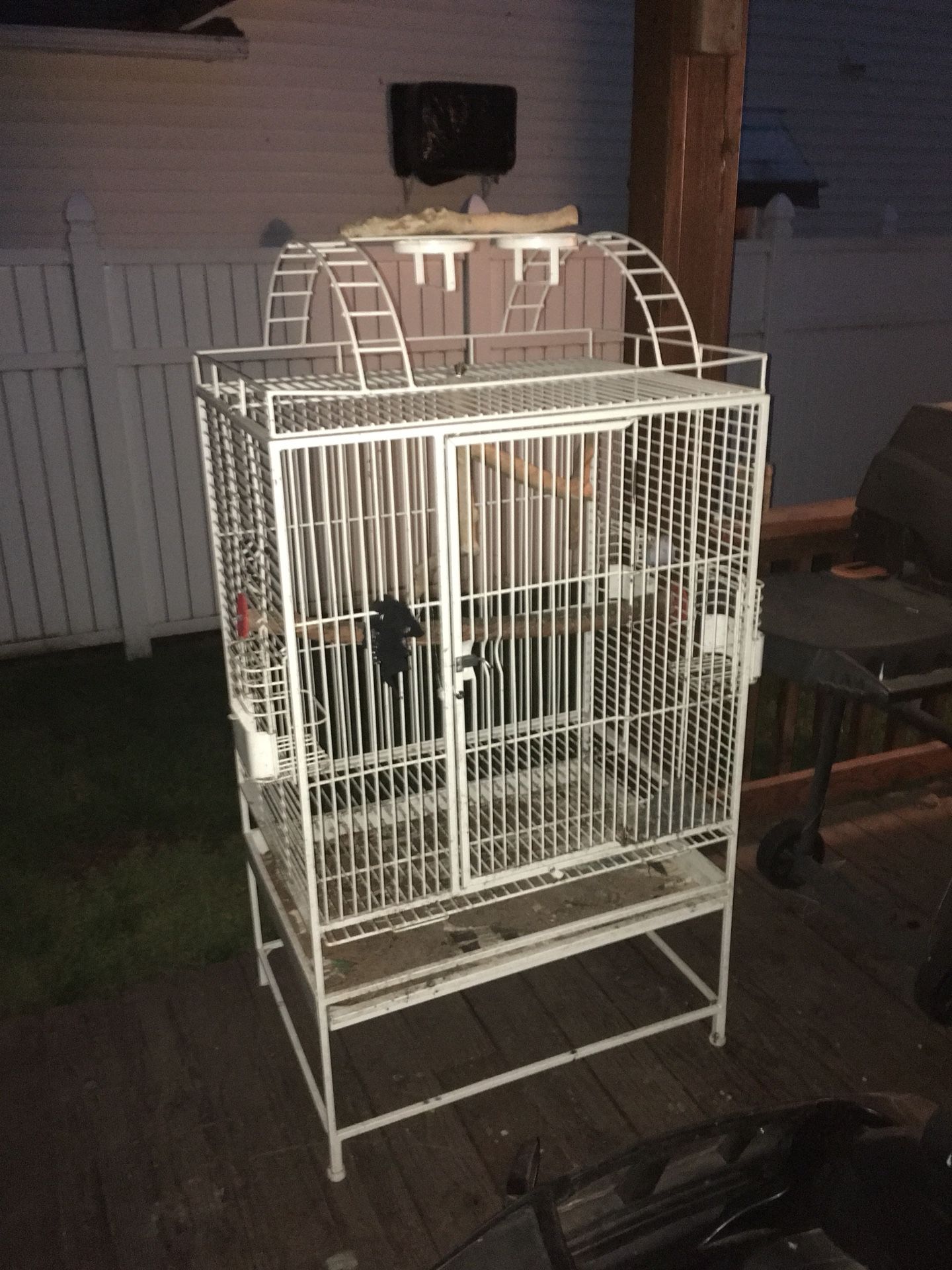 Curated visual reference: Visual Reference: Extra Large Bird Cage With Play Top For Sale In