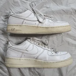NIKE Air Force 1 White Low Top Lace Up Men's Shoes Size 9