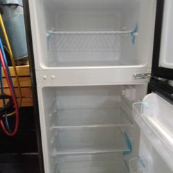Vissant Mini Fridge 