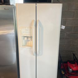 Frigidaire Excellent Condition White Fridge Saba Side