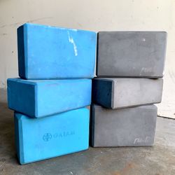 6 Yoga blocks
