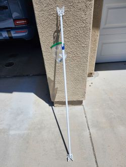 CURTAIN ROD