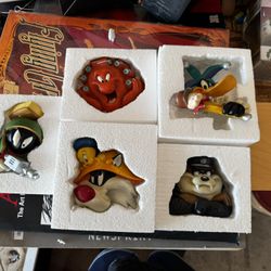 Warner Brother Costume Collection Statues