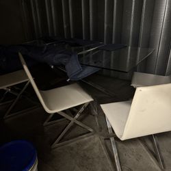 ZGallerie Aurora Dining Set With 4 White Leather AXIS Chairs $200