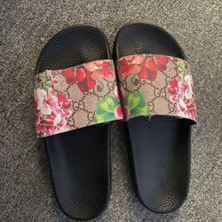 bloom gucci slides size 38 women