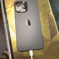 iPhone Pro Max 128 GB ( Never Repaired )
