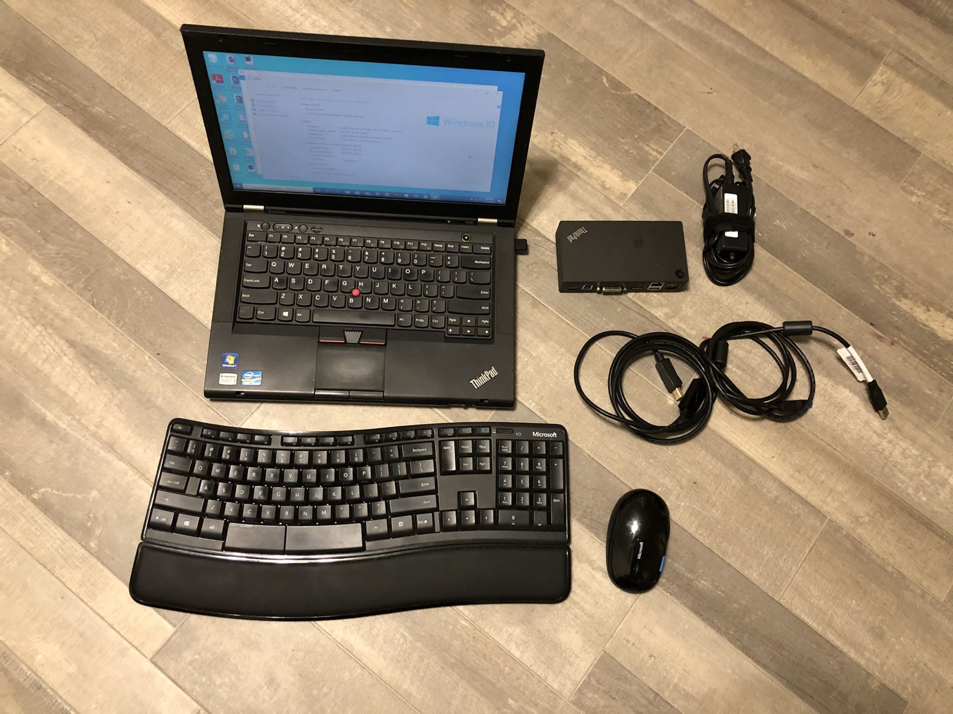 Lenovo thinkpad t430 laptop with dock station and keyboard and mouse