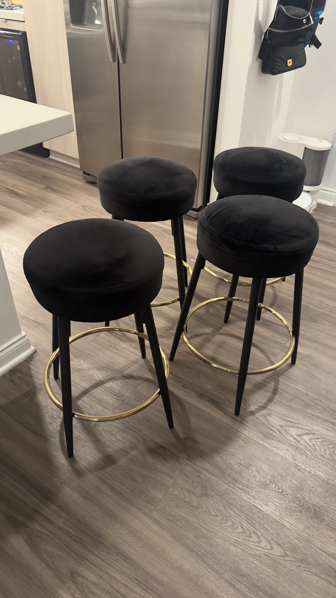 4 Bar Stools 24”