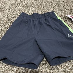 Boys reebok shorts size xs(4/5)