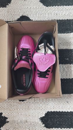 Adidas Samba Metallic Pink/Black Women’s 7 BRAND NEW in box.