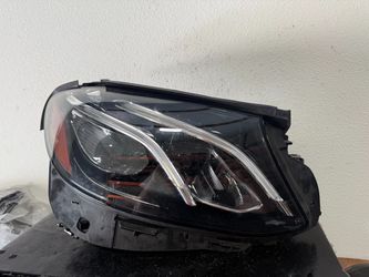 MERCEDES E CLASS RIGHT HEADLIGHT 2019 