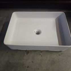 White Rectangular Sink