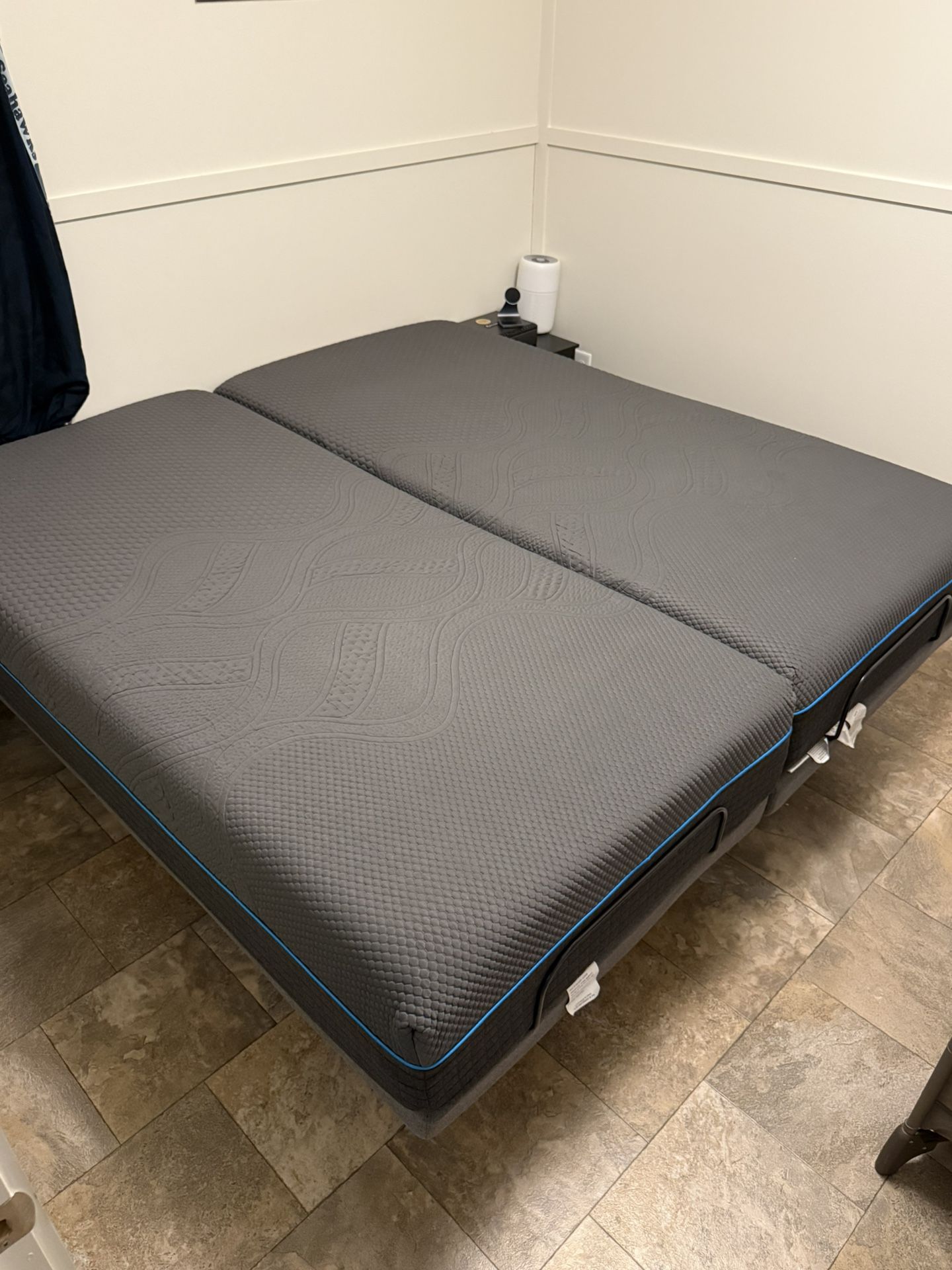 SleepMor 10 Inch Hybrid Cool Firm Mattress, Twin XL/NL200F Adjustable Foundation in Gray, Twin XL